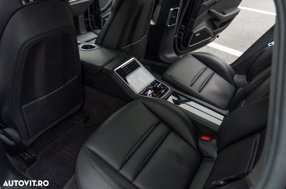 Porsche Panamera - 16