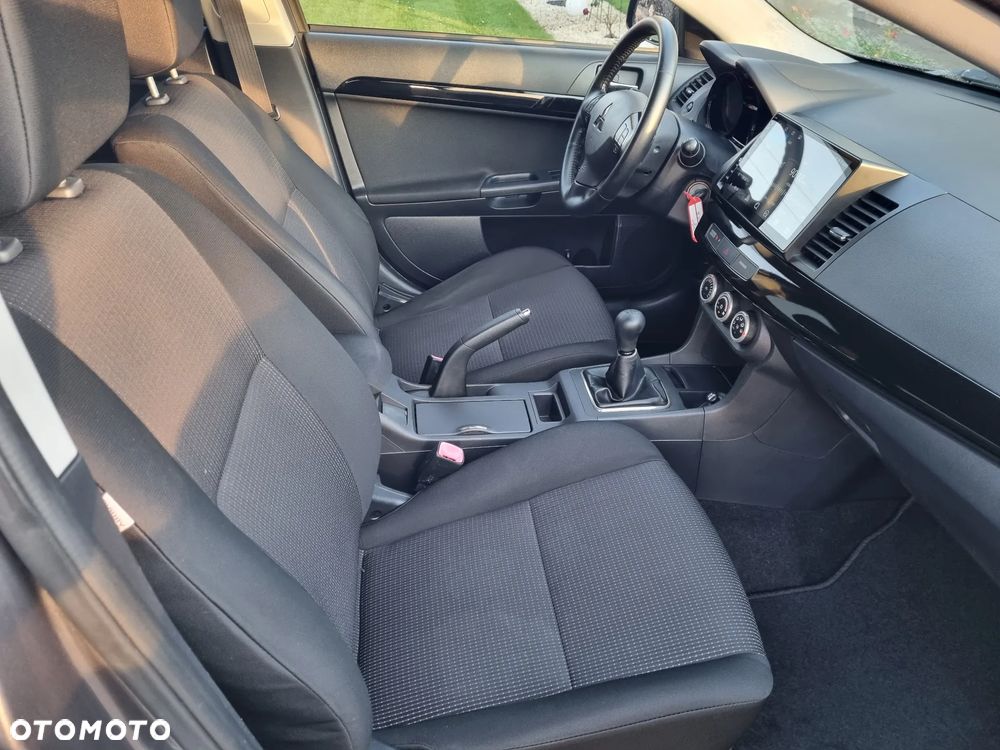 Mitsubishi Lancer - 21