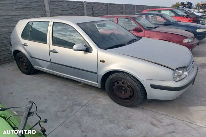 Usa spate stanga Volkswagen VW Golf 4  [din 1997 pana  2006] seria Hatchback 5-usi 1.4 MT (75 hp) - 2