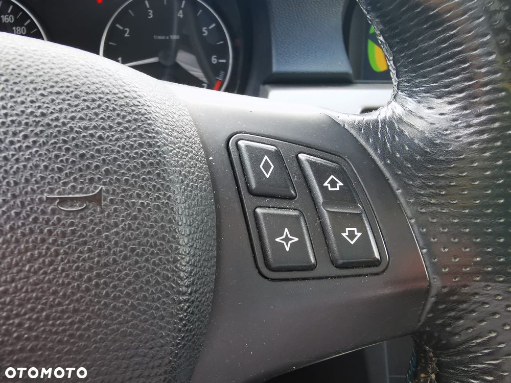 BMW Seria 3 320i - 24