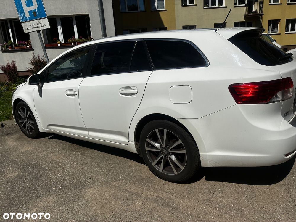 Toyota Avensis - 2