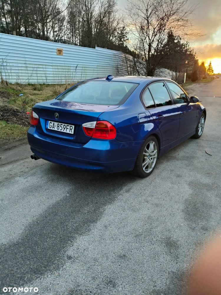 BMW Seria 3 320i - 9