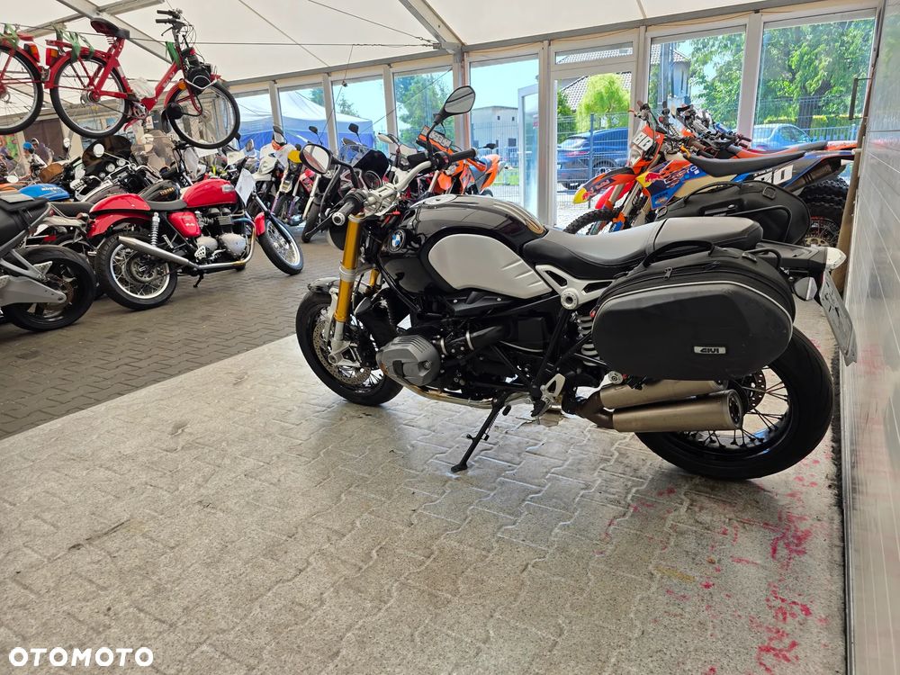 BMW R - 22