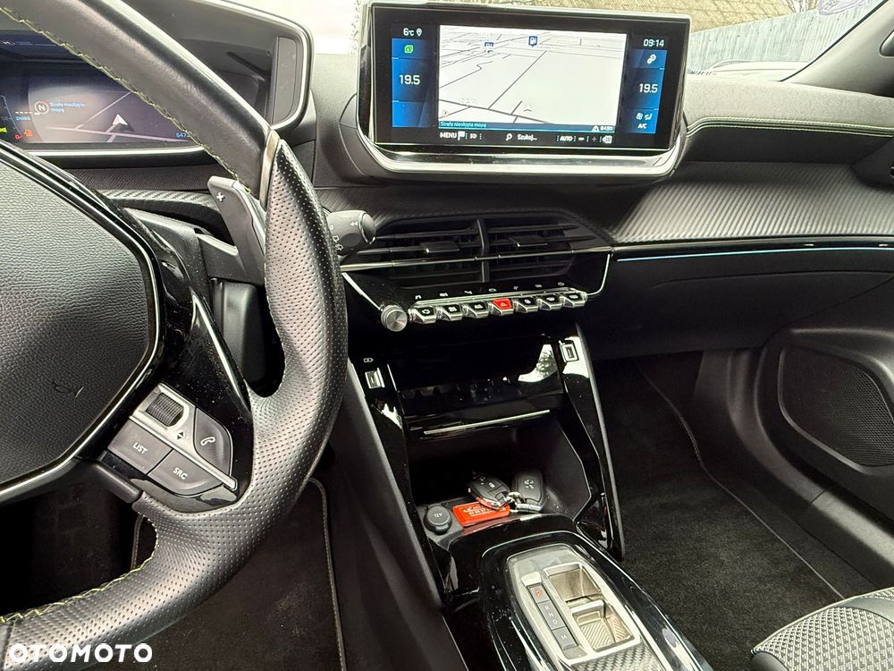 Peugeot 2008 PureTech 130 EAT8 GT Pack - 18