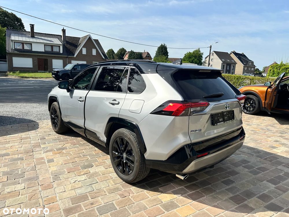 Toyota RAV4 - 6