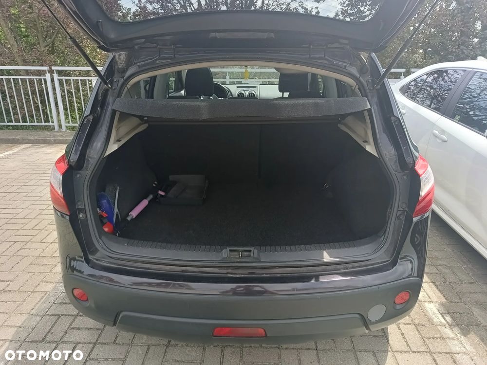 Nissan Qashqai 2.0 dCi DPF tekna - 8