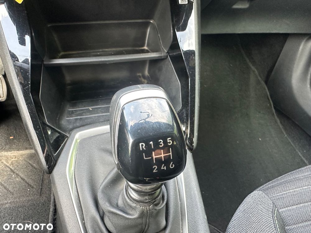 Peugeot 2008 PureTech 100 Active - 16