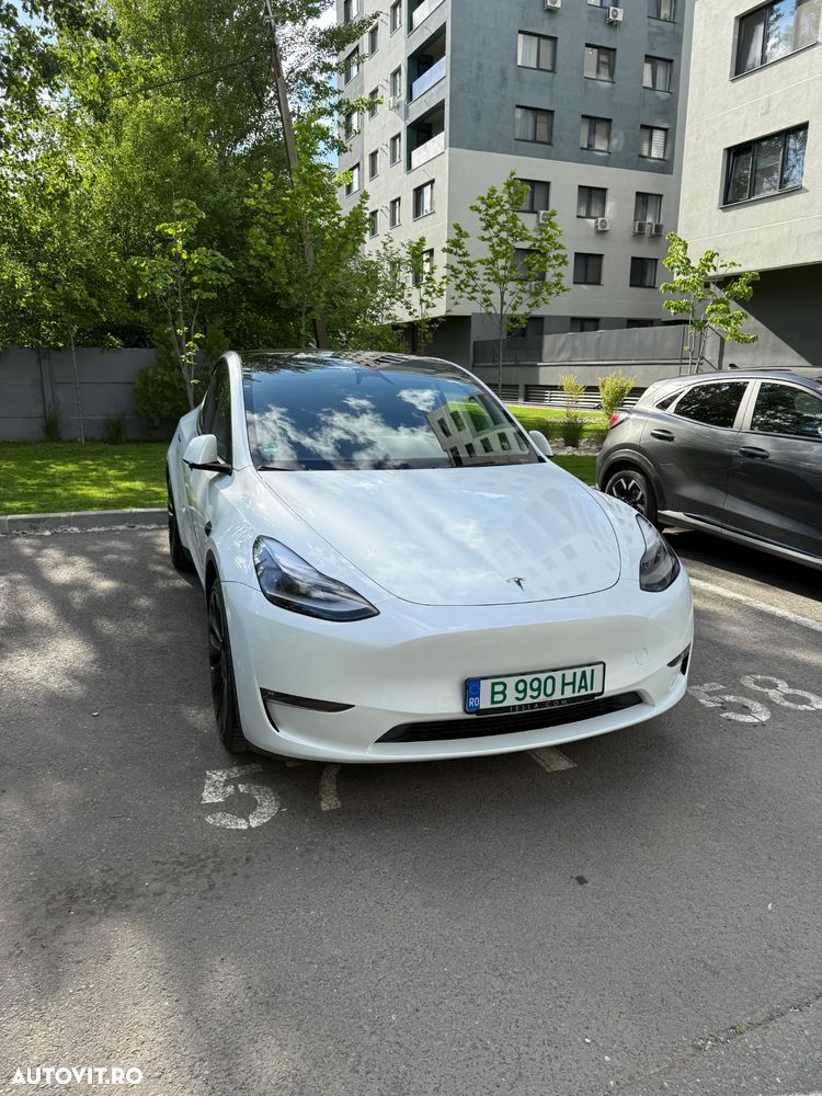 Tesla Model Y - 1