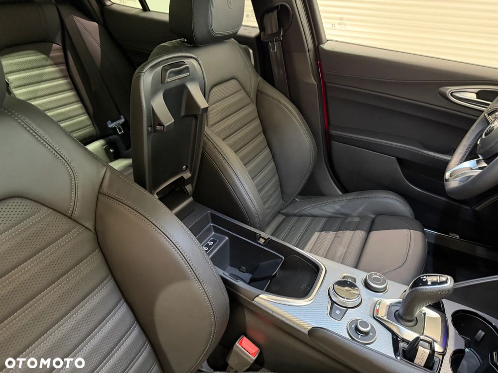 Alfa Romeo Giulia 2.0 Turbo Veloce Q4 - 4