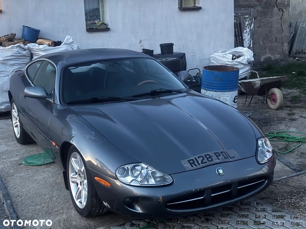 Jaguar XK XKR Coupe - 1