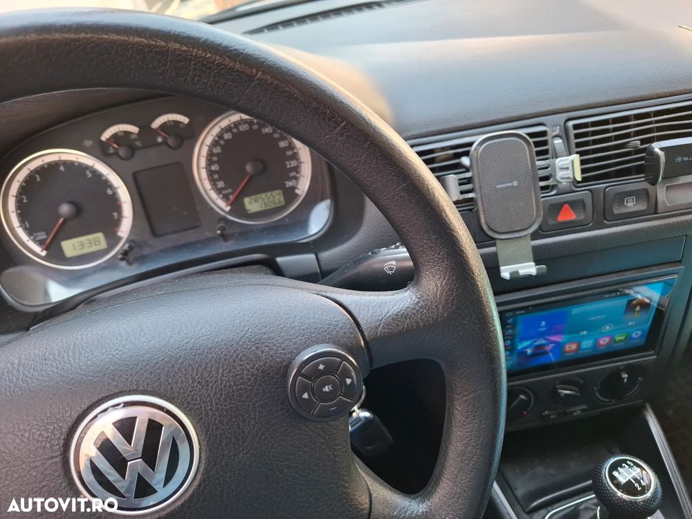 Volkswagen Golf - 8