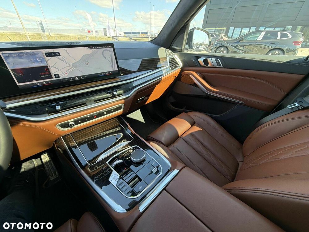 BMW X7 - 24