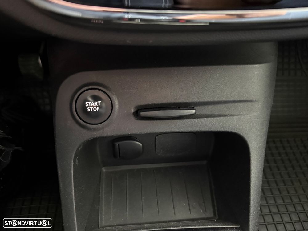 VW Golf 1.6 TDi Style - 14