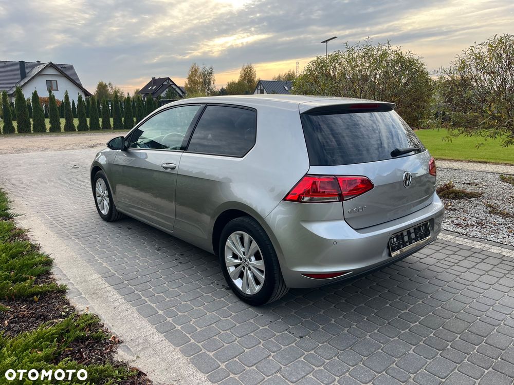 Volkswagen Golf - 6