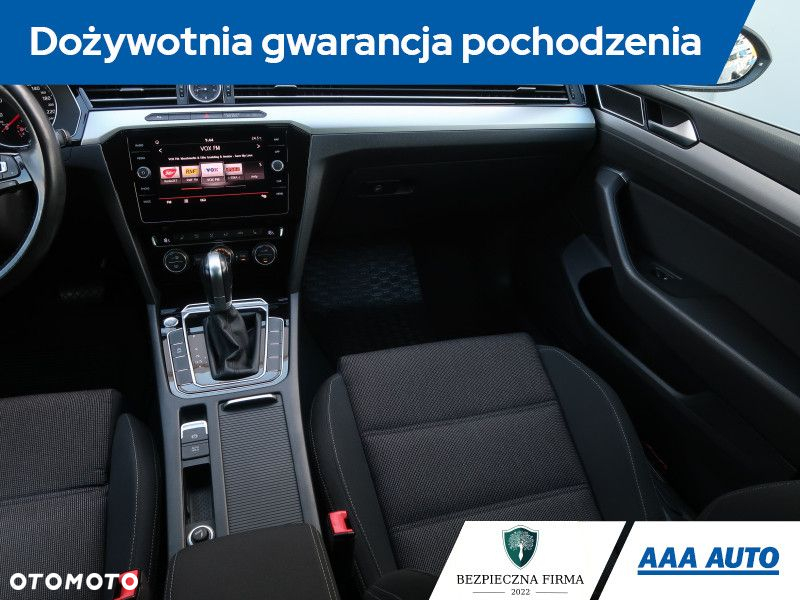 Volkswagen Passat - 9