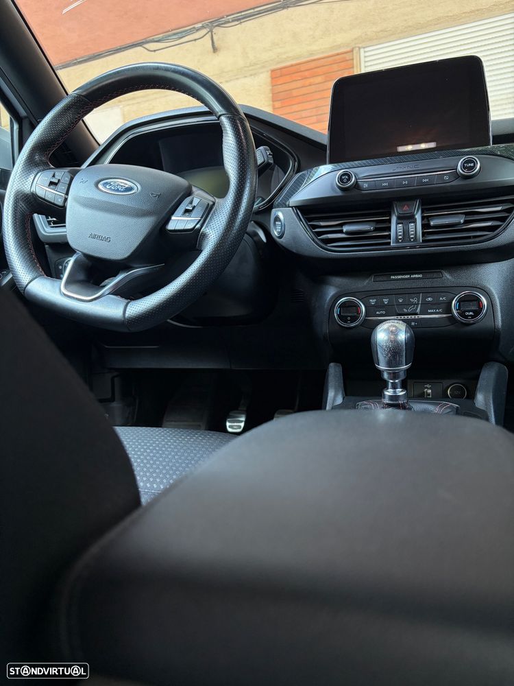 Ford Focus SW - 14