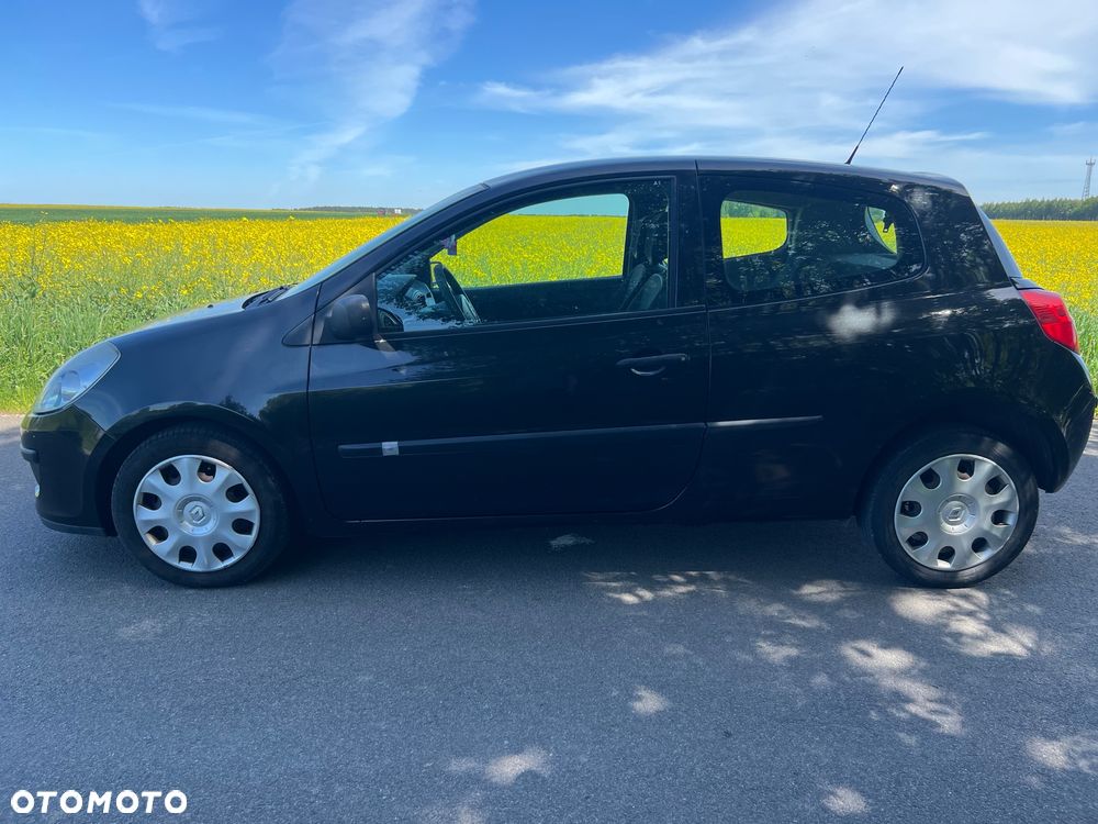 Renault Clio - 10