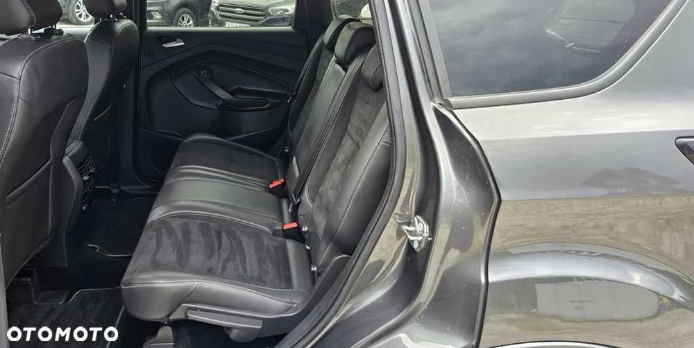 Ford Kuga 2.0 TDCi 2x4 ST-Line - 27