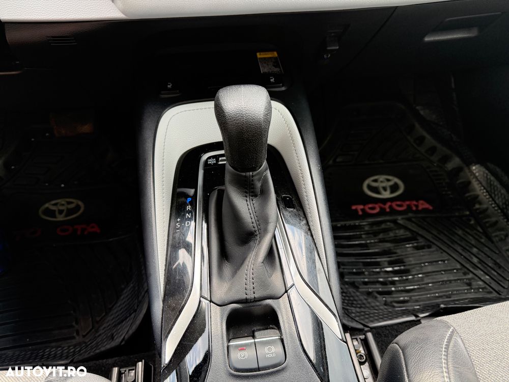 Toyota Corolla 2.0 HSD Exclusive Plus GR Sport Bi-Tone - 13