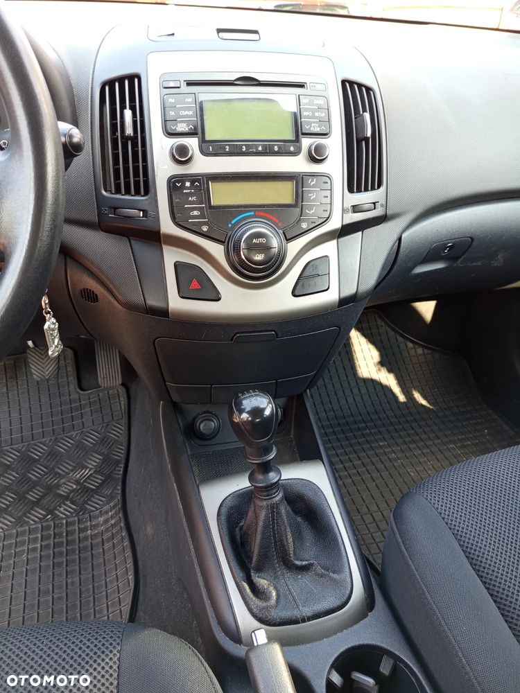 Hyundai i30 1.6 Comfort - 12