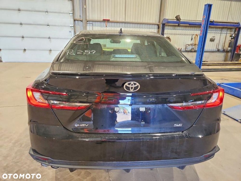 Toyota Camry - 3