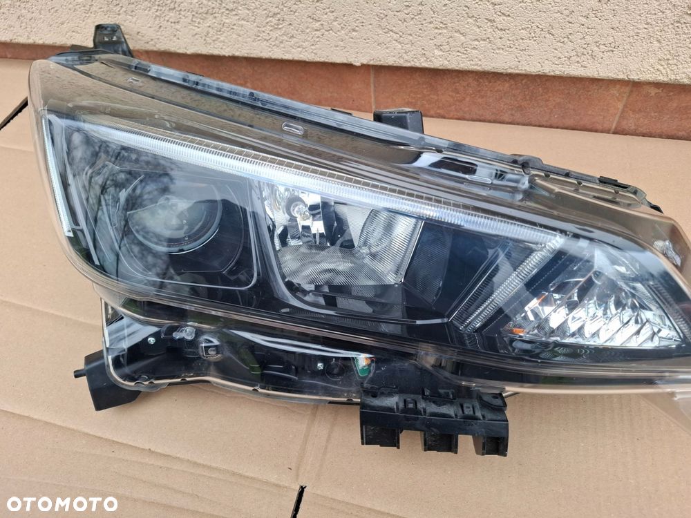 lampa przednia nissan leaf ii oryginał ładny stan - 4