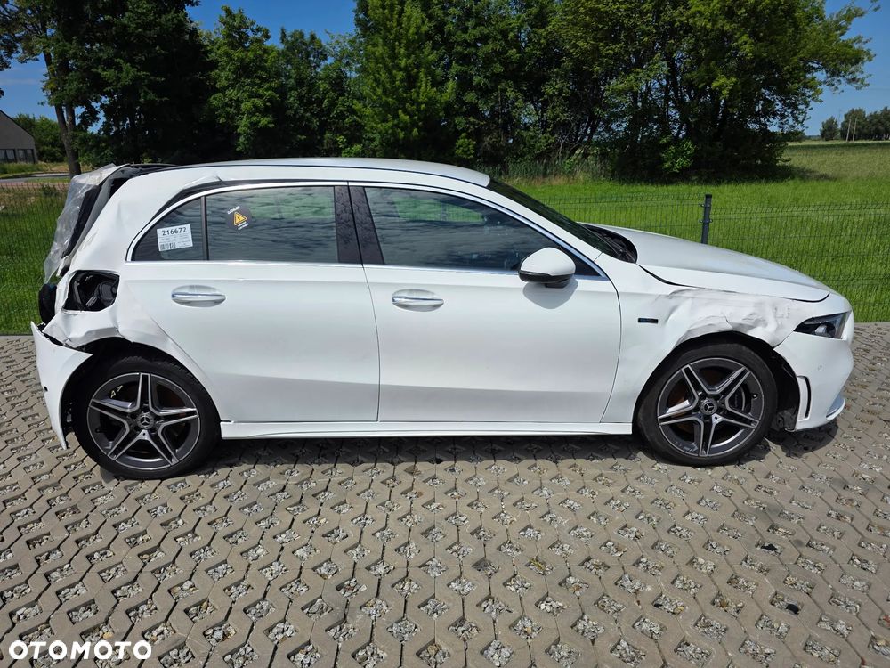 Mercedes-Benz Klasa A ver-250-e-phev-amg-line-8g--dct - 14