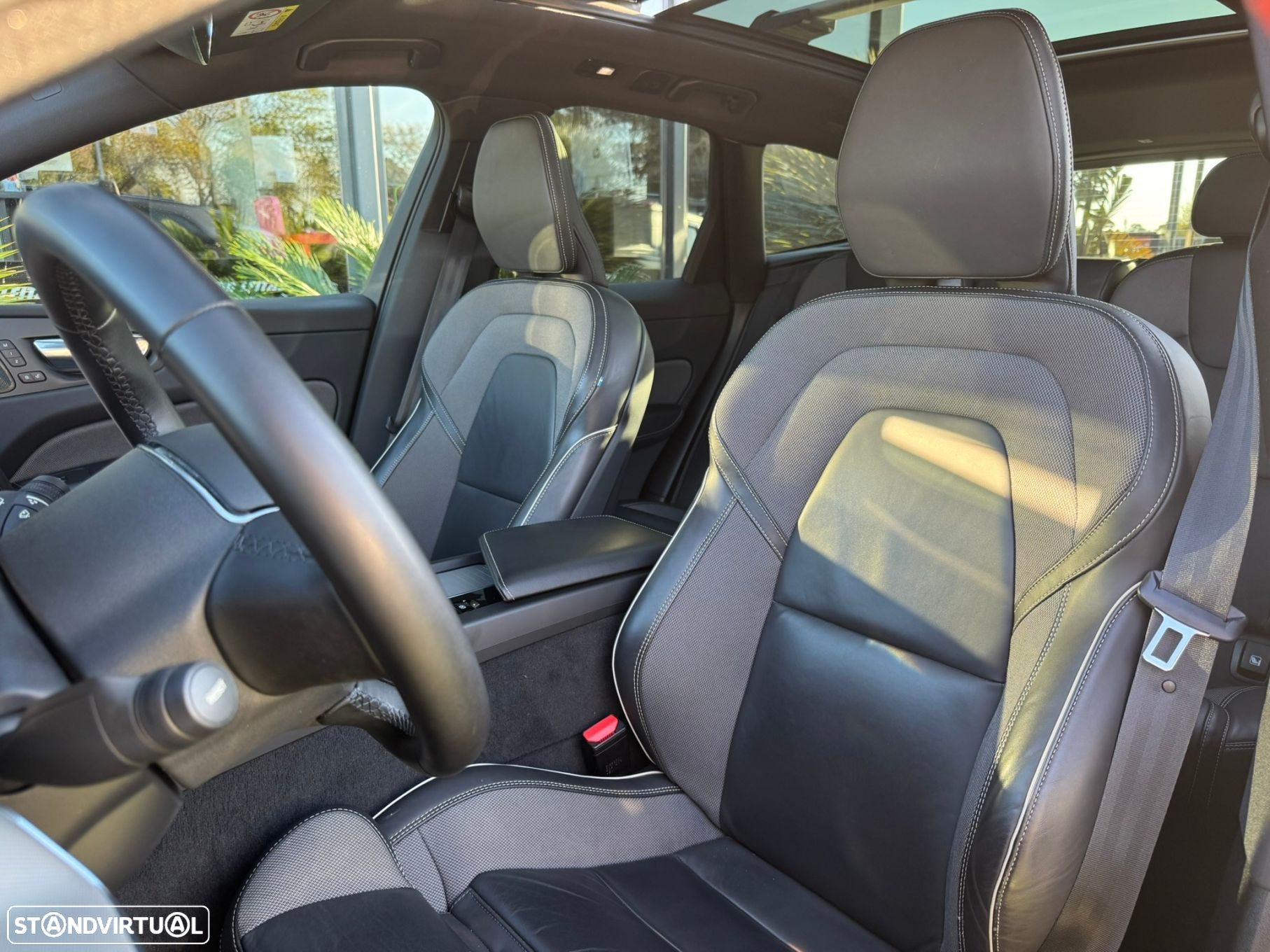 Volvo XC 60 2.0 T6 PHEV R-Design AWD - 18