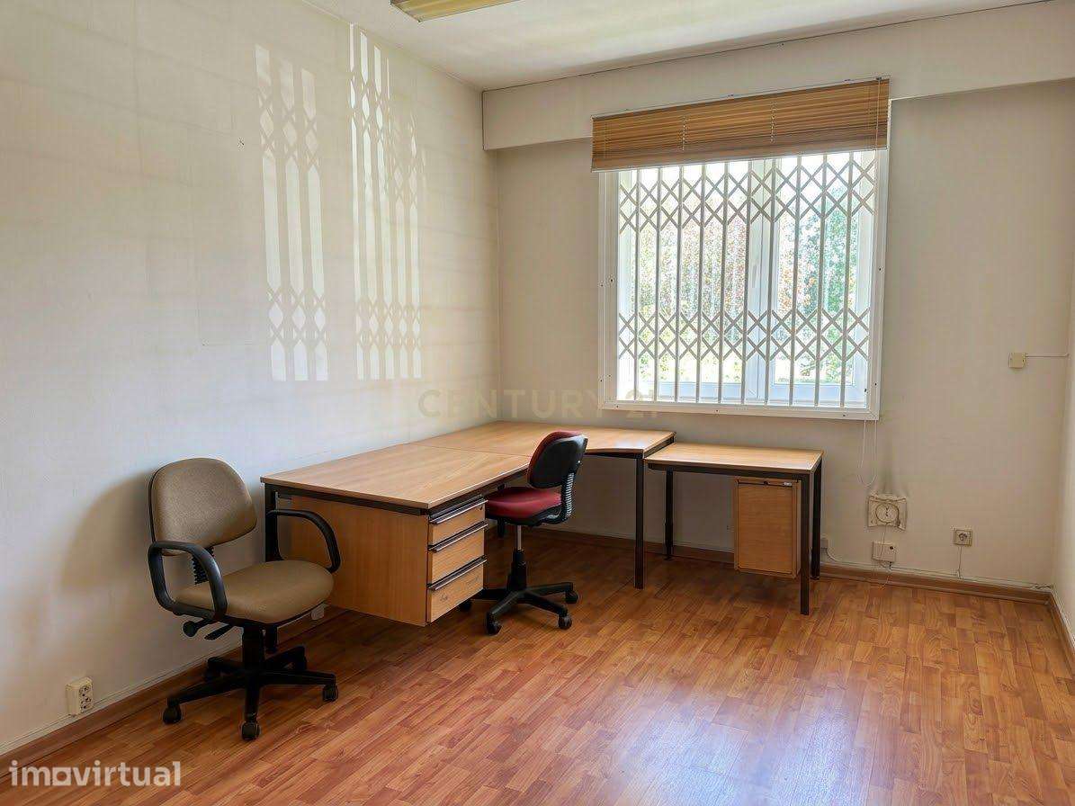 Apartamento T2| Para remodelação | Alto da Barra, Oeiras - Grande imagem: 4/22