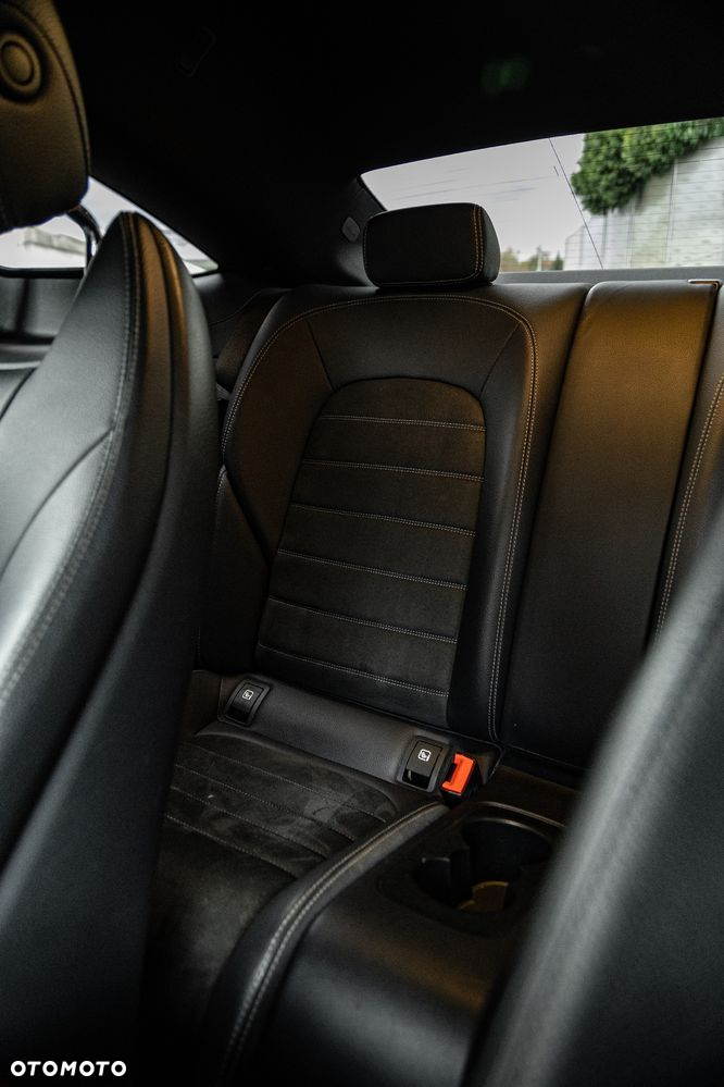 Mercedes-Benz Klasa C 200 4MATIC 9G-TRONIC - 36
