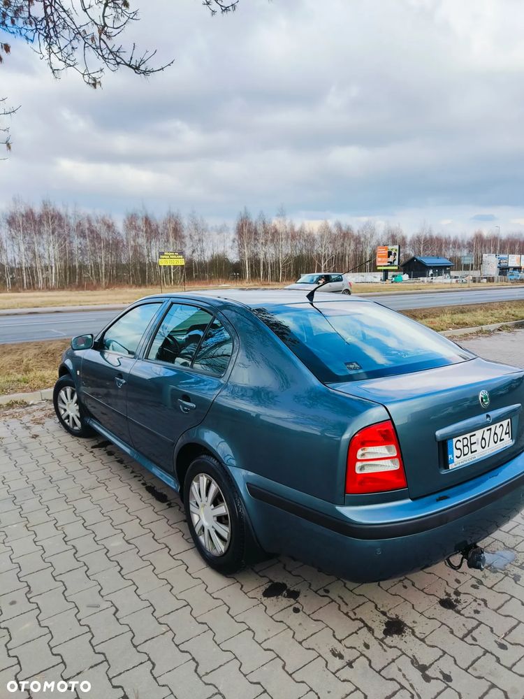 Skoda Octavia 1.6 Tour - 4