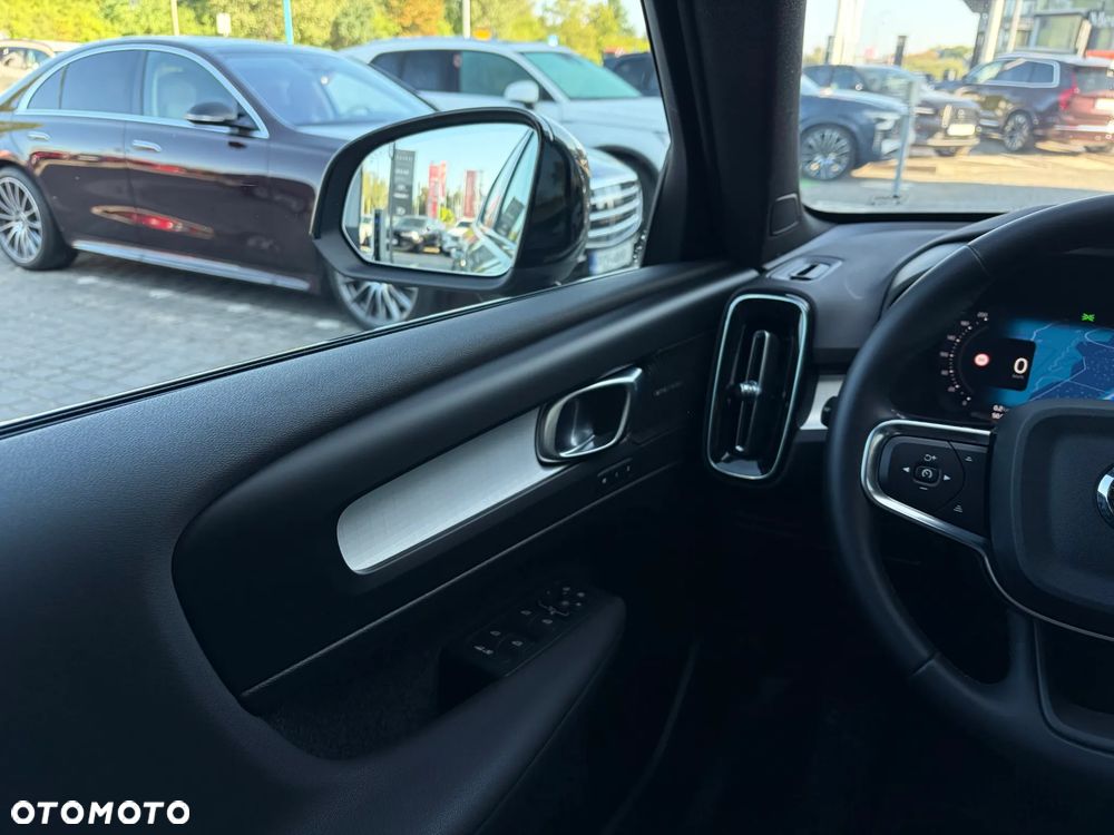 Volvo XC 40 B3 Plus Dark - 13