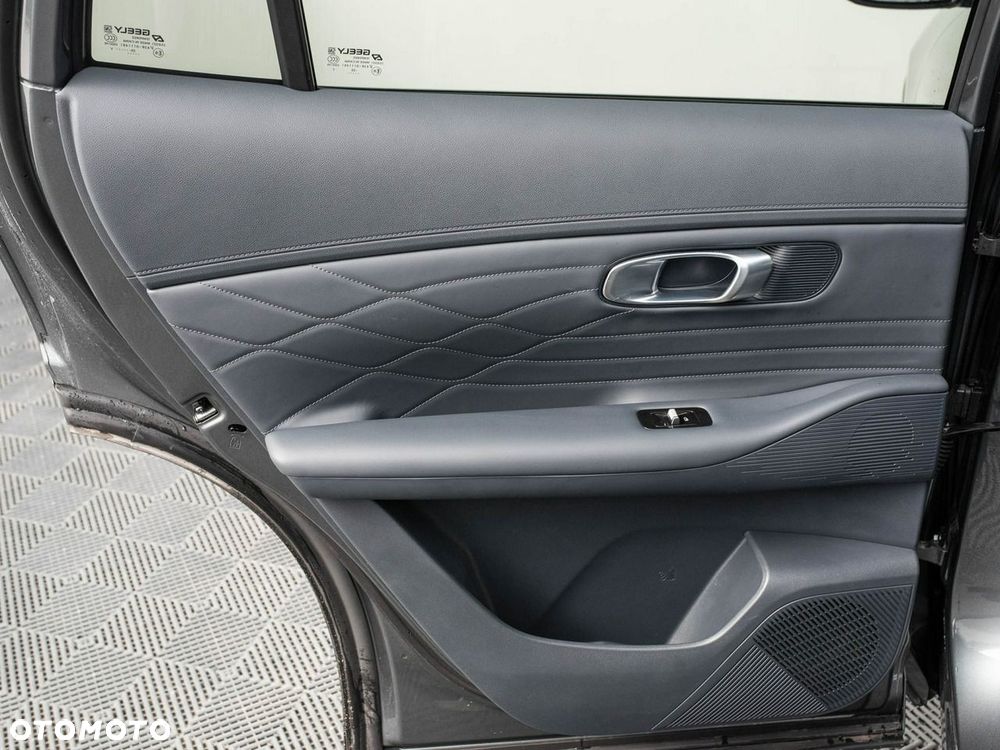 Geely Starray EM-i 1.5 PHEV Pro - 23