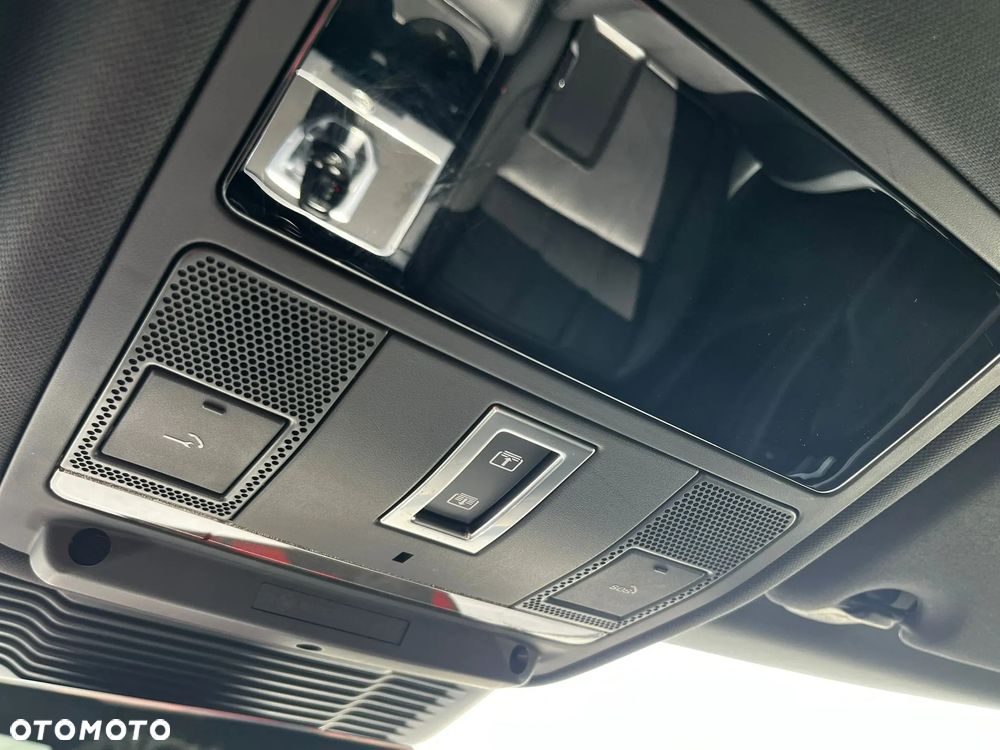 Land Rover Discovery 3.0 D250 mHEV R-Dynamic S - 8