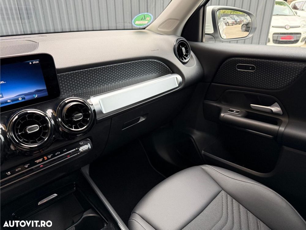 Mercedes-Benz GLB - 9