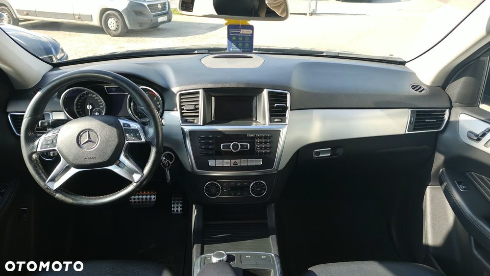 Mercedes-Benz ML 350 BlueTec 4-Matic - 11