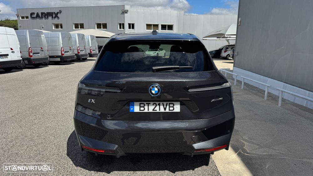 BMW iX xDrive 40 Pack Desportivo - 13