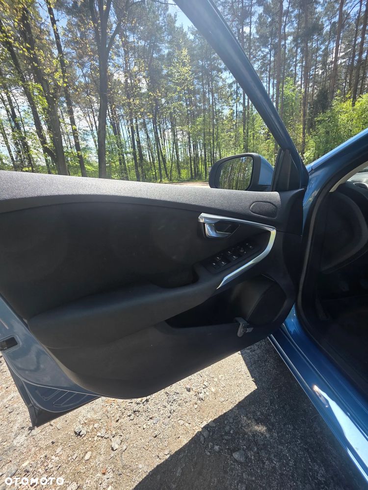 Volvo V40 D4 Momentum - 15