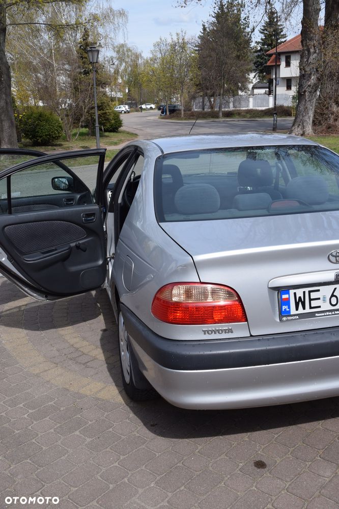 Toyota Avensis 1.6 VVT-i Terra - 3