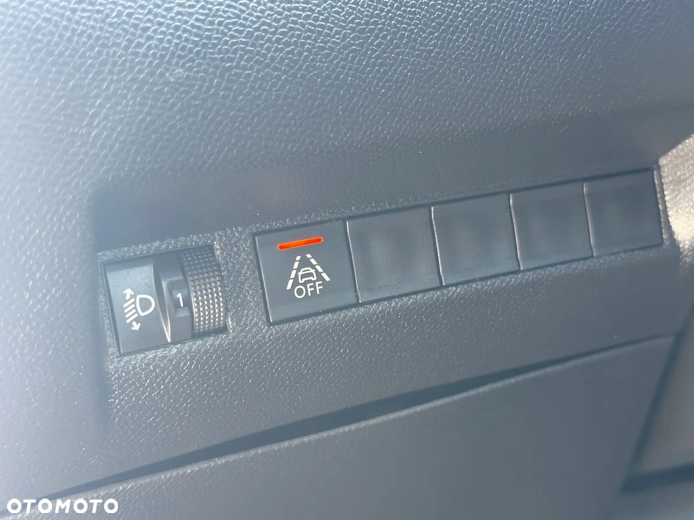 Peugeot 2008 PureTech 130 EAT8 Allure - 25