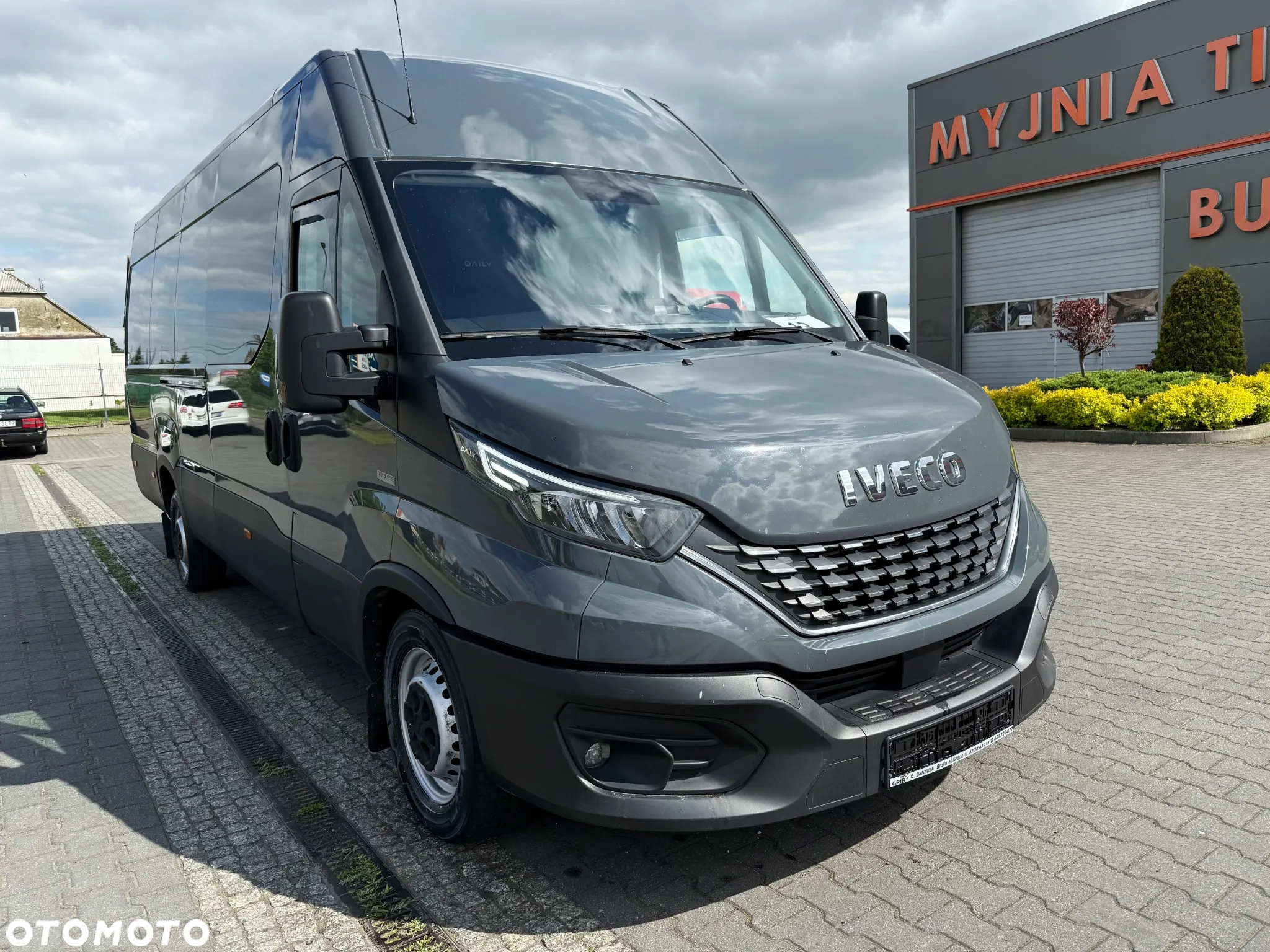 Iveco Daily 35S18 Hi-Matic L4H2 Maxi Furgon Doka Brygadówka 6-miejsc Salon PL, Jeden Właściciel - 5