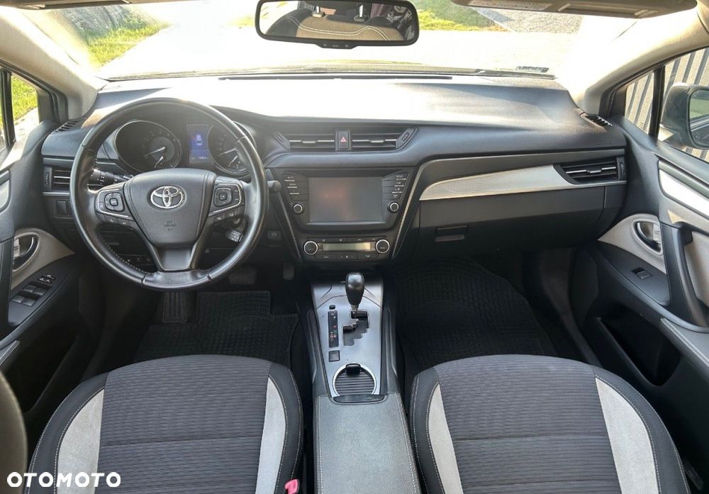 Toyota Avensis - 9