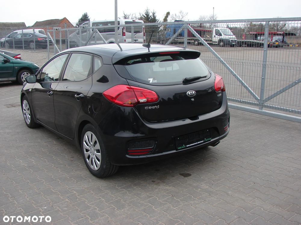 Kia Ceed 1.6 CRDi M - 3