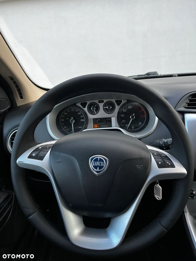 Lancia Delta 1.4 T-Jet Platino - 17