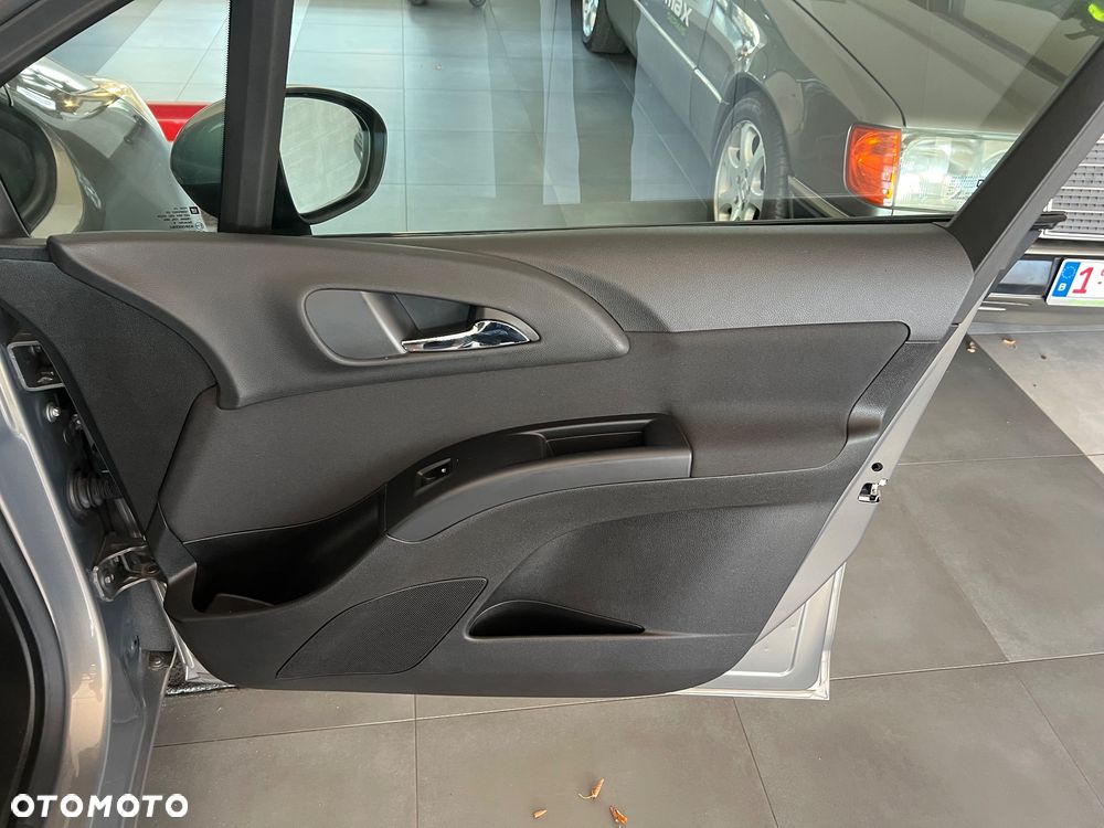 Opel Meriva - 27