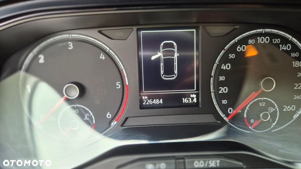 Volkswagen Polo 1.6 TDI SCR Trendline - 36