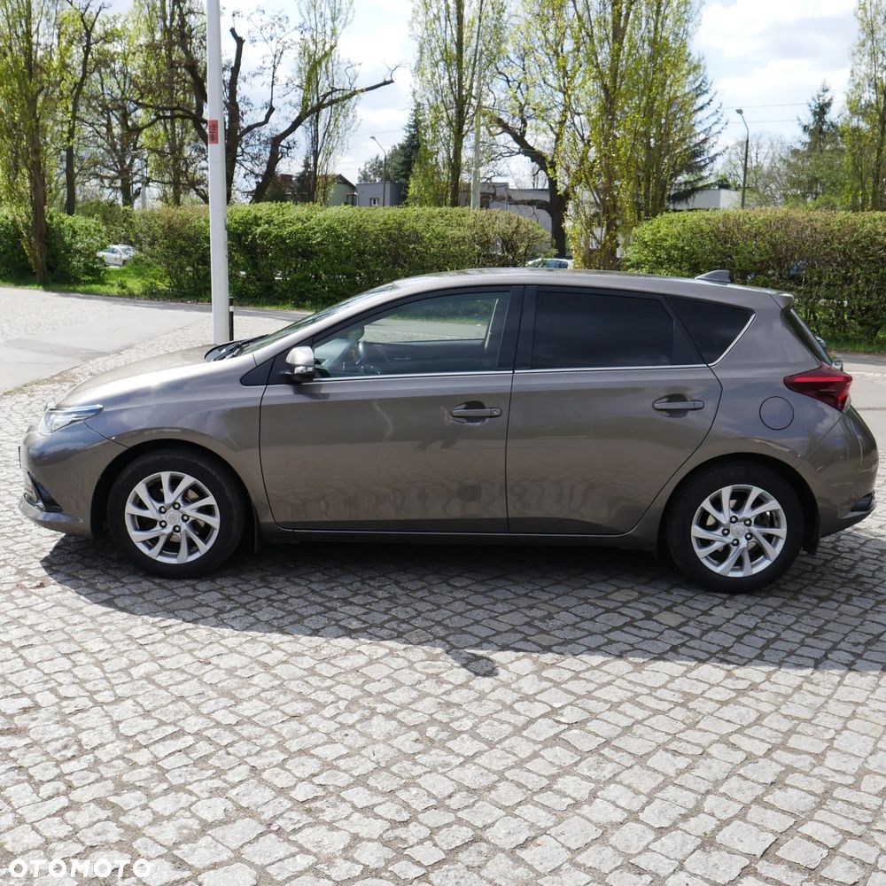 Toyota Auris 1.6 Premium - 4
