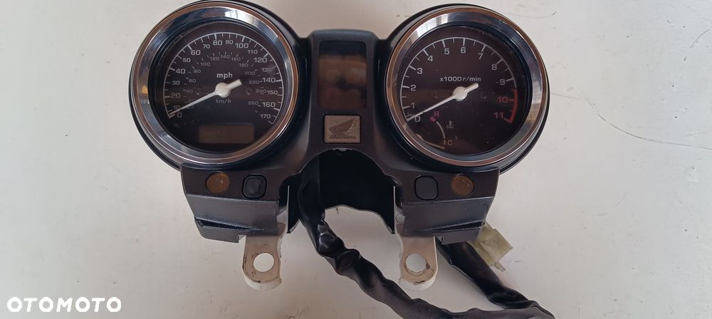 HONDA CB900 CB900F HORNET 2004 lift - 19