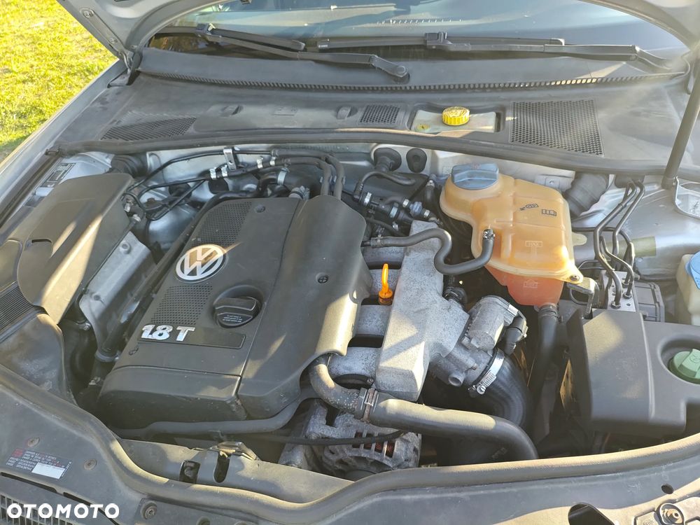 Volkswagen Passat 1.8T Trendline - 9