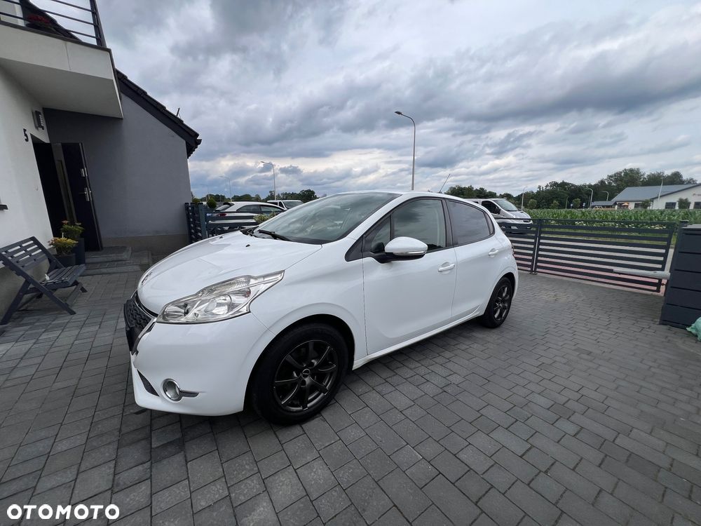 Peugeot 208 - 3